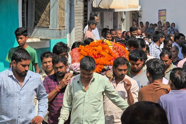 48 दिन बाद जिंदगी की जंग हारे ससुर और बहू – गरियाबंद में गम का माहौल After 48 Days, Father-in-Law and Daughter-in-Law Lose Battle for Life, bihaannewz