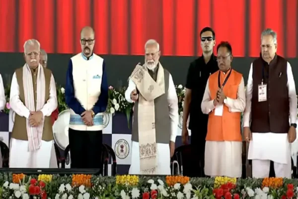 छत्तीसगढ़ को 33,700 करोड़ की सौगात: पीएम मोदी ने विकास की नई इबारत लिखी