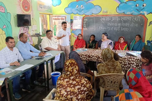 खट्टी स्कूल में पढ़ई तिहार का आयोजन — मातृशक्ति की सहभागिता से बच्चों ने खेल-खेल में सीखी शिक्षा की बारीकियां
