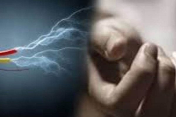 CG Crime: पति की बेवफाई पर पत्नी का खौफनाक कदम, करंट लगाकर दी जानलेवा सजा, अर्धनग्न मिला शव